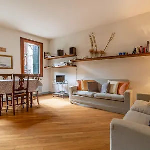 Residenza Isabella , Venice Italy