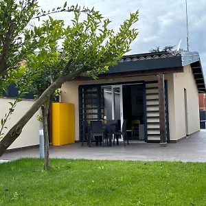 Villino Ancillotto With Garden And Parking Motorcycle Space Roma